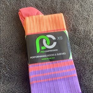 Pro Compression Socks XS Marathon style - NWT